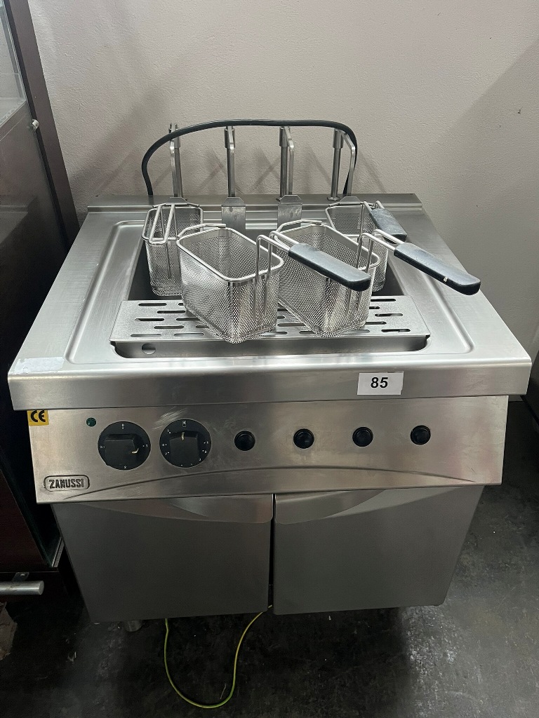 Zanussi Nudelkocher mit 4 Einsätzen ca. 80 x 75 x 110 cm